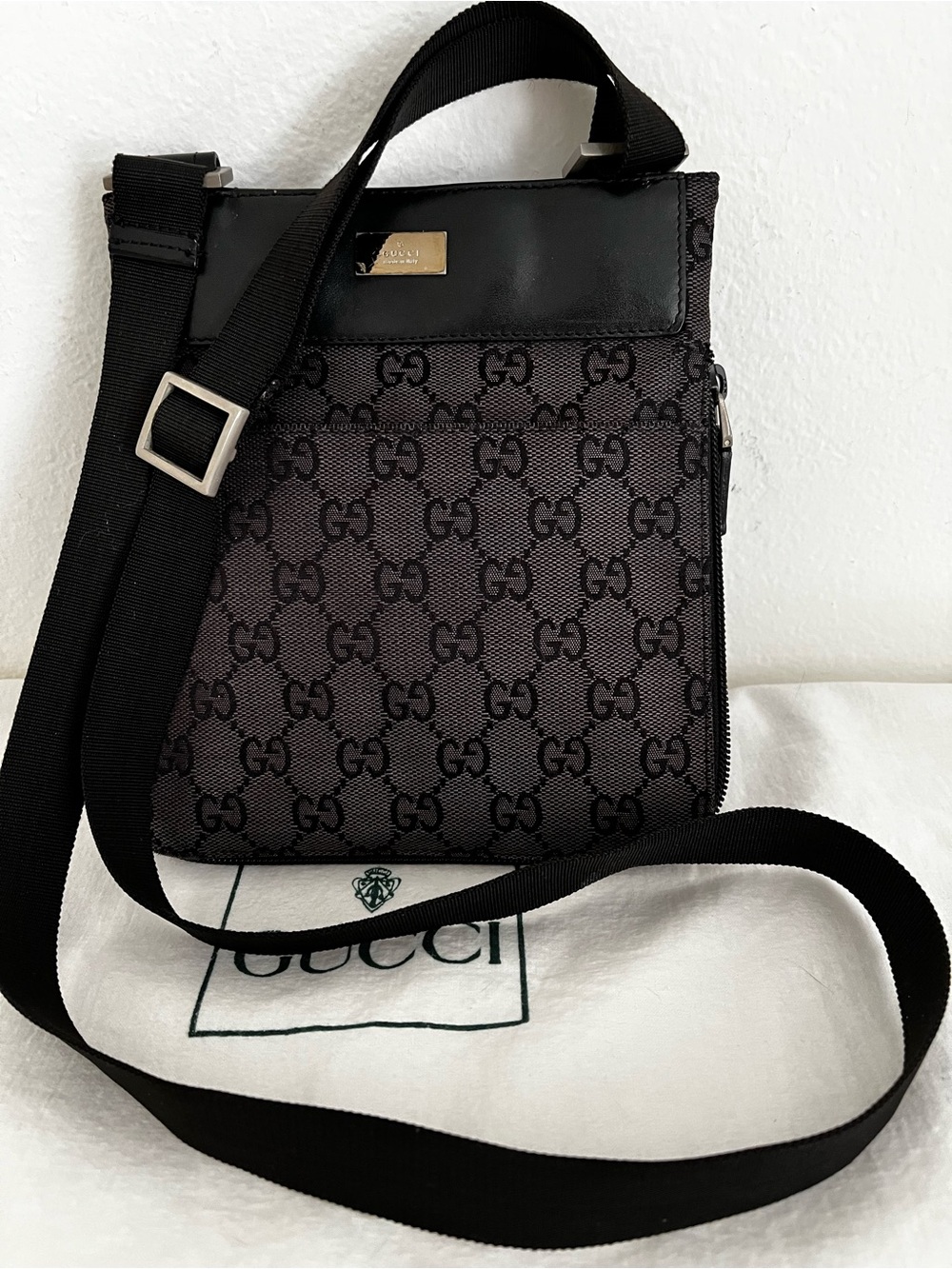 Vintage Gucci Black GG Canvas Expandable Messenger Crossbody Unused Unisex Y2K